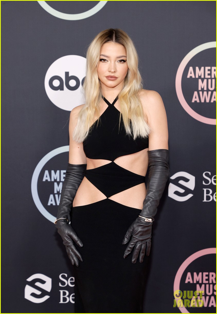 madelyn cline cut out dress leather gloves for amas 08