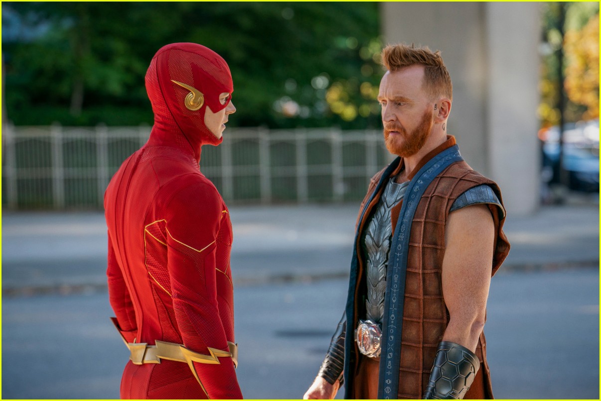 cress williams reprises black lightning on the flash armageddon part two 13