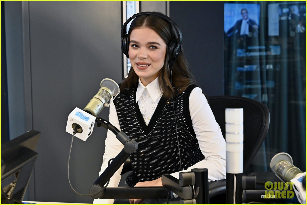 Hailee Steinfeld Counts Herself As Lucky For Playing Hawkeyes Kate Bishop Photo 1330793