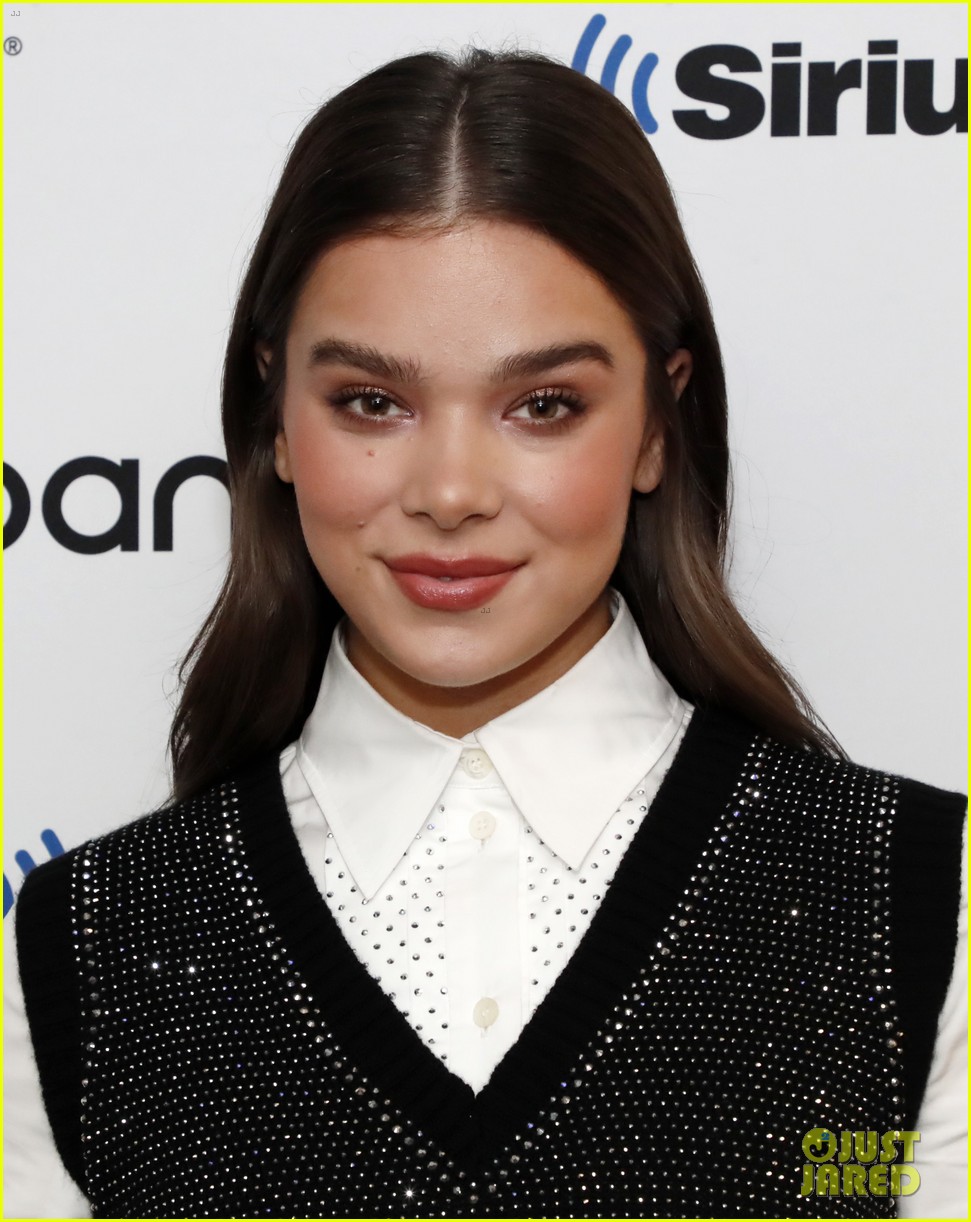 Full Sized Photo Of Hailee Steinfeld Talks Kate Bishop Siriusxm Pics 07 Hailee Steinfeld