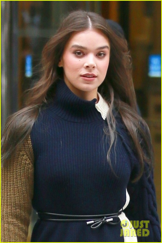 hailee steinfeld rocks snakeskin in nyc 01