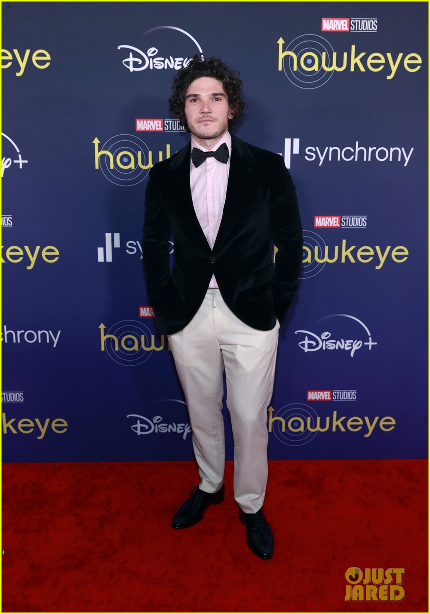 hailee steinfeld alaqua cox more attend hawkeye los angeles premiere 04
