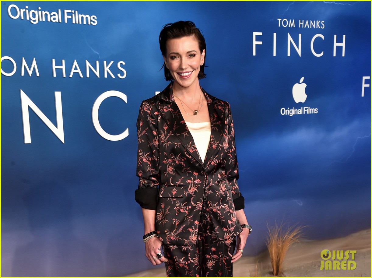 ian harding rocks a mustache at finch premiere 14