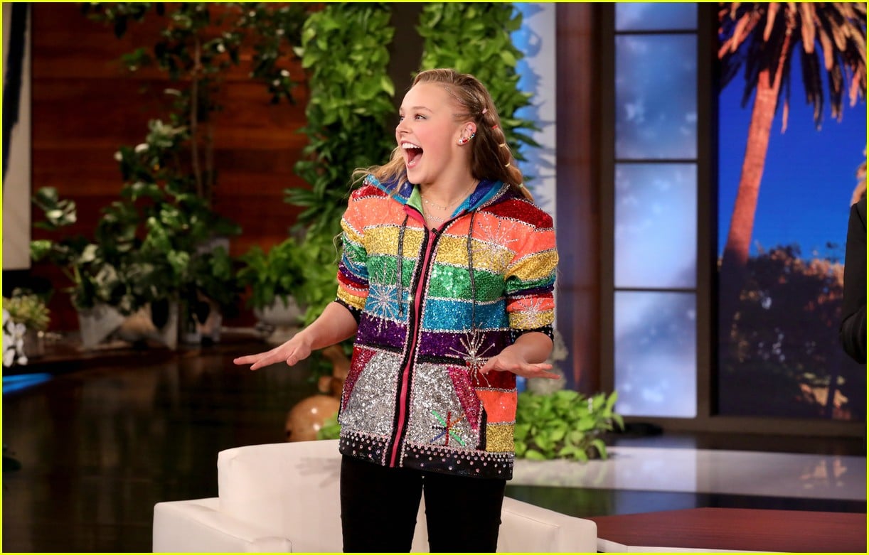JoJo Siwa Reacts to Being Called a Gay Icon On 'Ellen Show': 'It Feels  Amazing': Photo 1328838 | Ellen DeGeneres, Jenna Johnson, JoJo Siwa,  Television Pictures | Just Jared Jr.