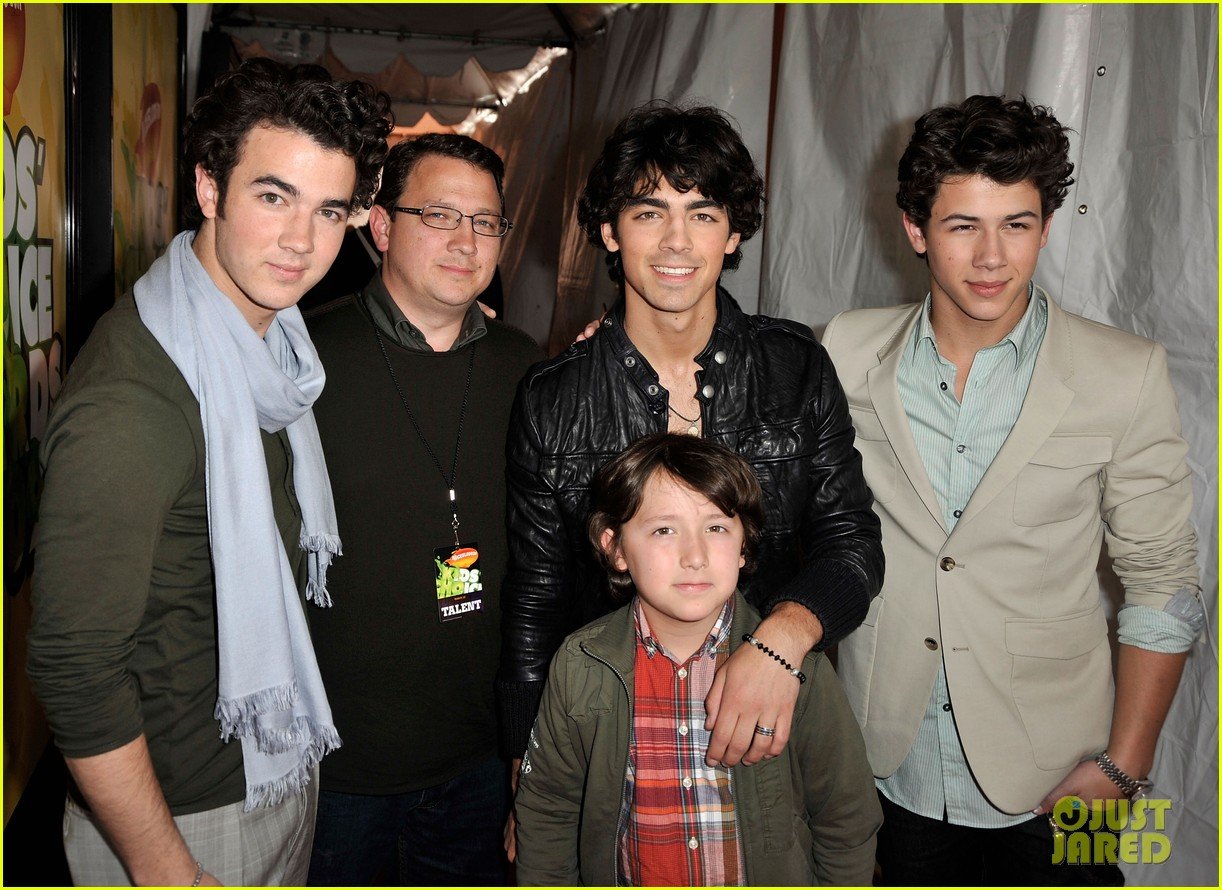 jonas brothers family restaurant nellies southern kitchen to open in vegas 01