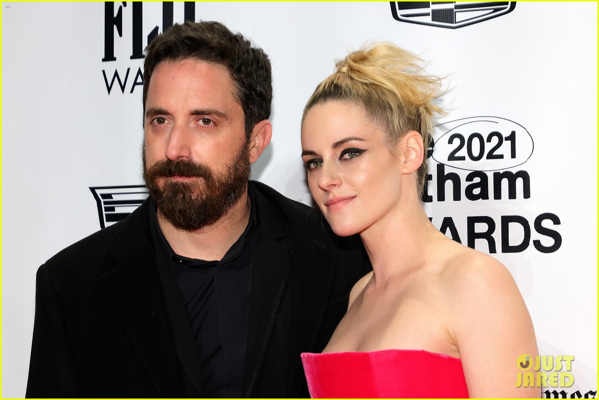 kristen stewart gets honored at gotham awards 2021 08