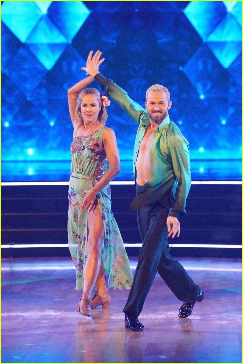Dancing With The Stars Semi Finals Watch Melora Hardins 2 Dances Photo 1329939 Photo
