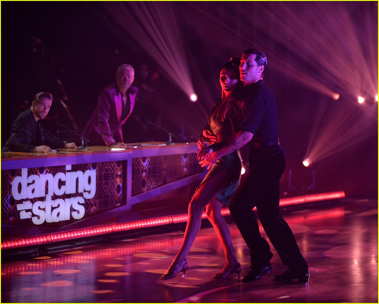 Full Sized Photo Of Olivia Jade Val Chmerkovskiy Janet Night On Dancing With The Stars 05