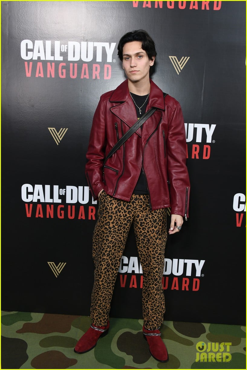 paul wesley lilhuddy more attending call of duty premiere 01