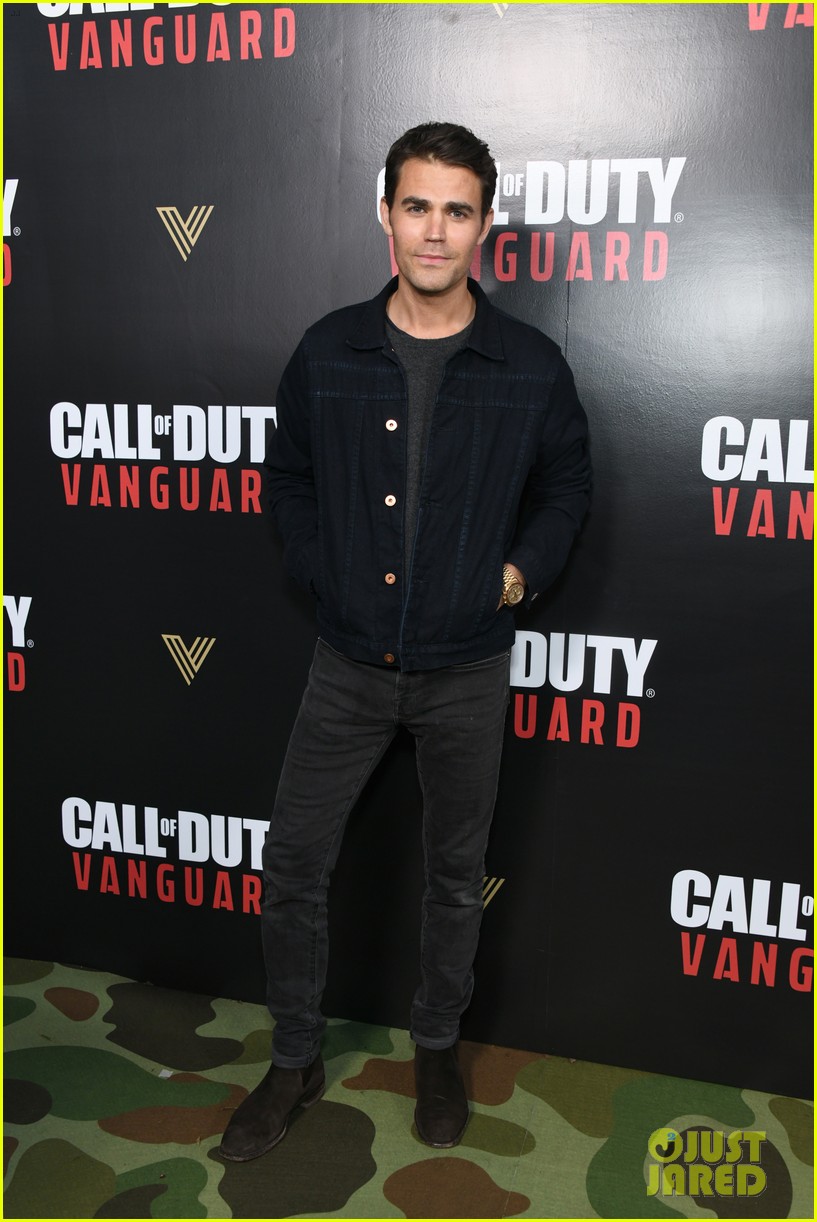 paul wesley lilhuddy more attending call of duty premiere 04