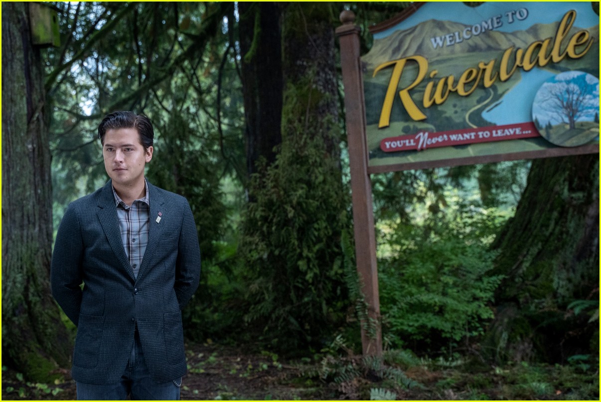 riverdale kicks off season six turns into rivervale 06
