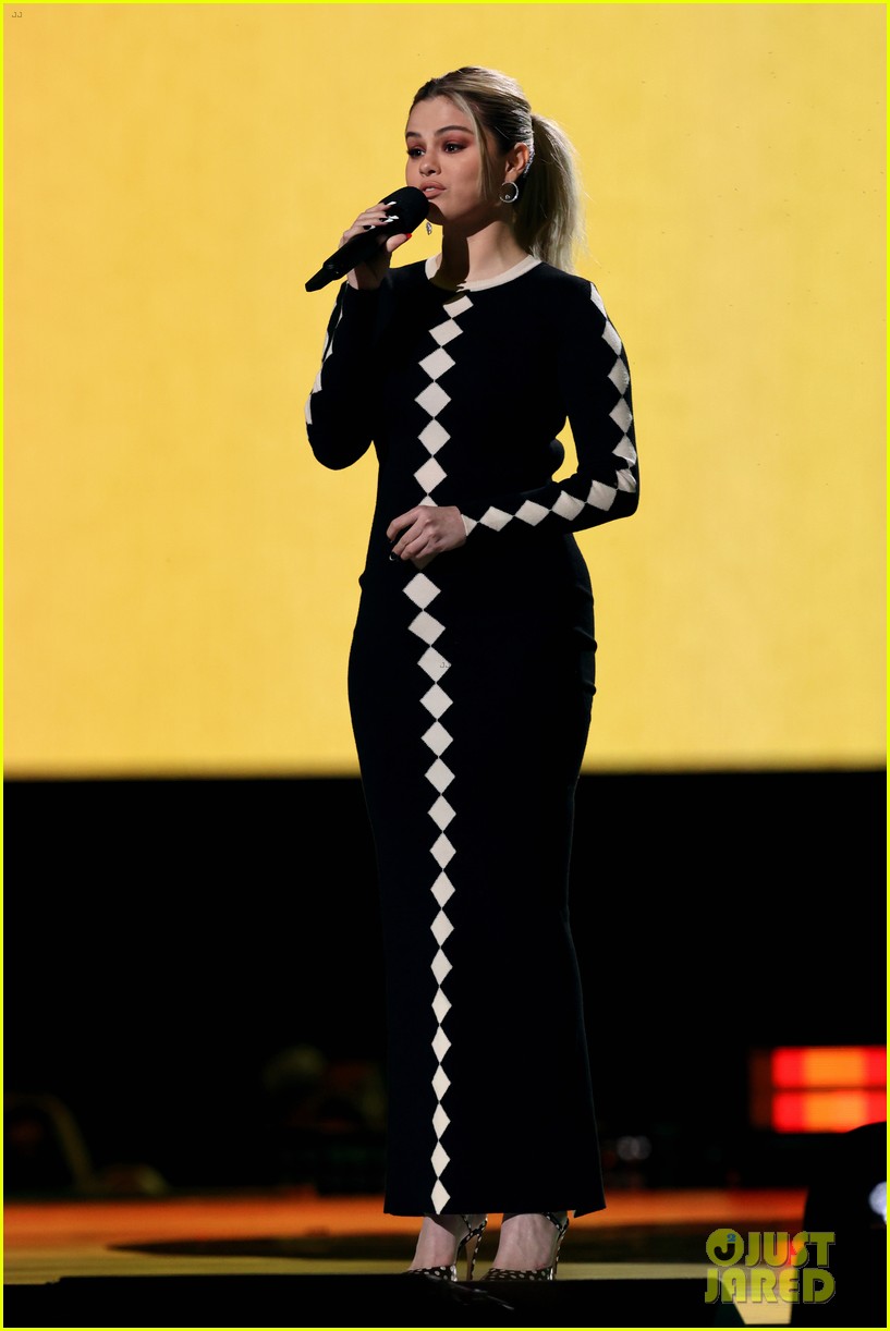 selena gomez reacts to grammy nomination 02