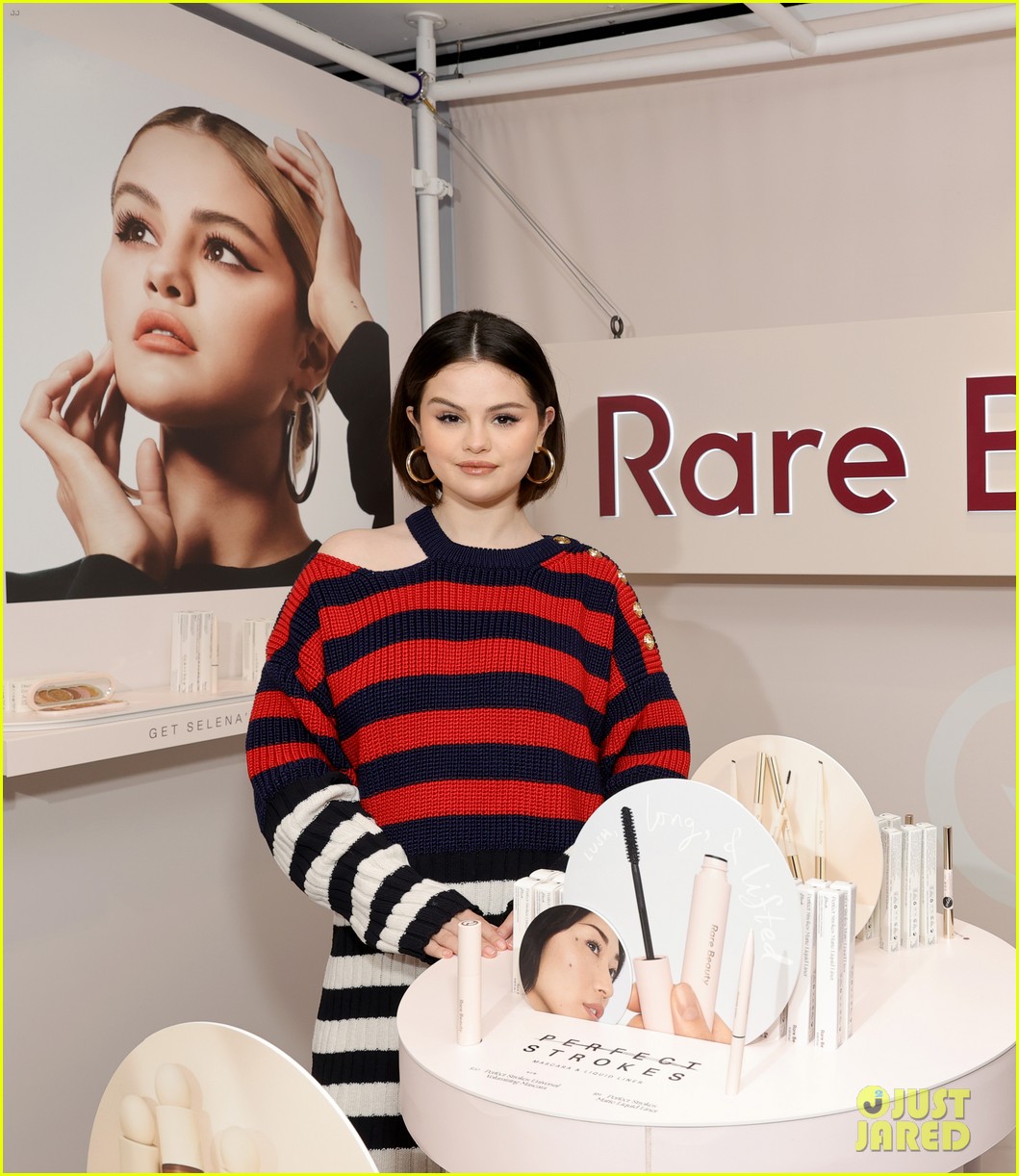 selena gomez visits rare beauty at sephora times square 05