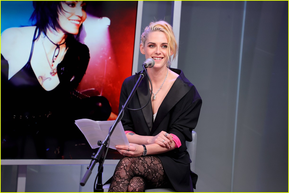 kristen stewart five looks new york city 12
