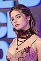 addison rae wears stacked choker at peoples choice awards 13