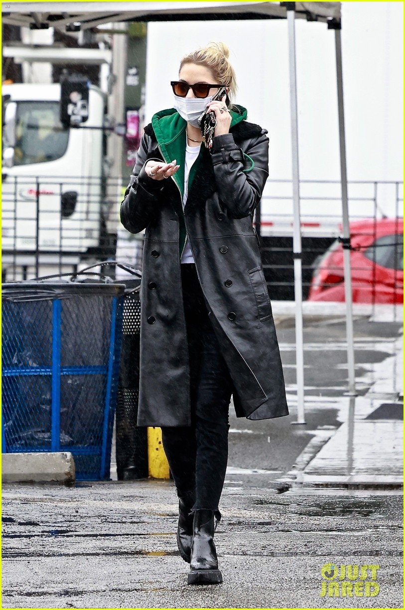 ashley benson g eazy car 35