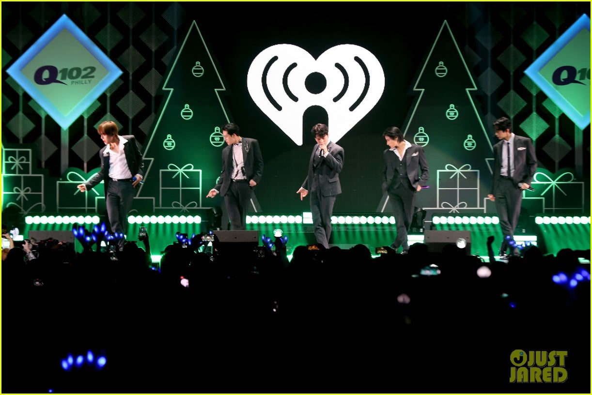 big time rush hit the stage for first show together in years at jingle ball 04