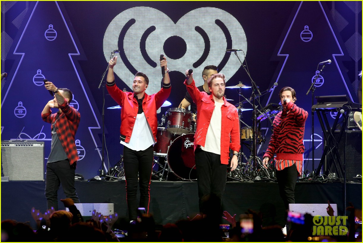 big time rush hit the stage for first show together in years at jingle ball 16