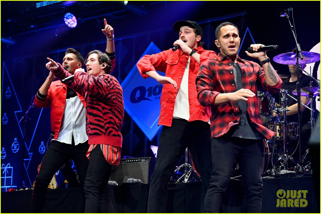 Big Time Rush Hit The Stage For First Time Since 2014 at Jingle Ball