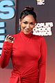 candice patton is lady in red at peoples choice awards 02
