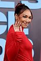 candice patton is lady in red at peoples choice awards 05