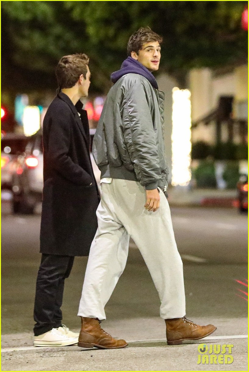 Jacob Elordi Meets Up with A Friend for Dinner in Beverly Hills | Photo ...