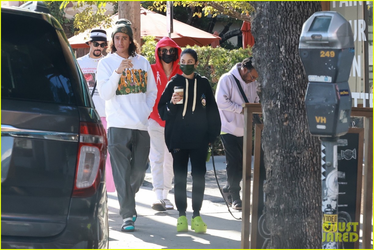 vanessa hudgens cole tucker meet up with friends for post christmas lunch 27