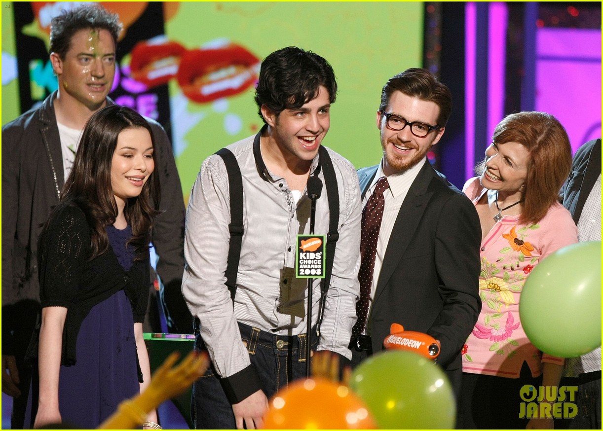 Full Sized Photo of you wont believe who is guest starring icarly