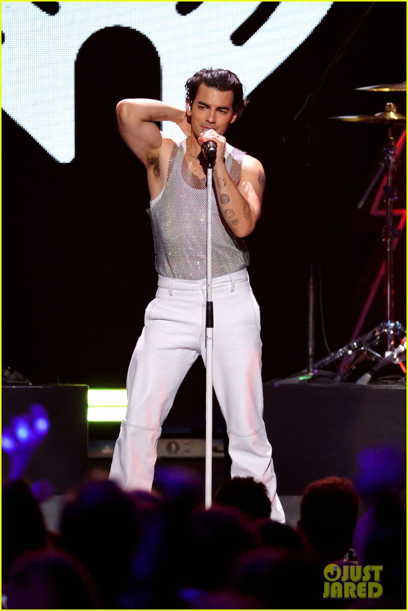 Joe Jonas Debuts New Solo Single 'Go It Alone' From 'Rumble' Movie Listen Now! Photo 1333748