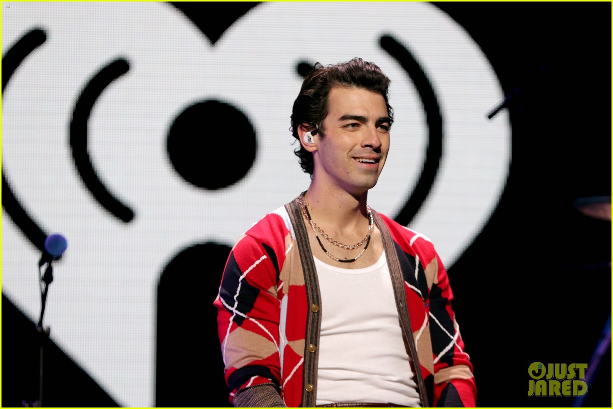 Joe Jonas Debuts New Solo Single 'Go It Alone' From 'Rumble' Movie Listen Now! Photo 1333749