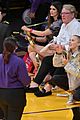 jojo siwa jenna johnson film tiktok videos while sitting courtside at lakers game 10