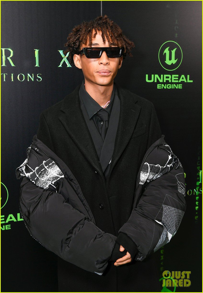 madelyn cline jaden smith show support at matrix resurrections premiere 09