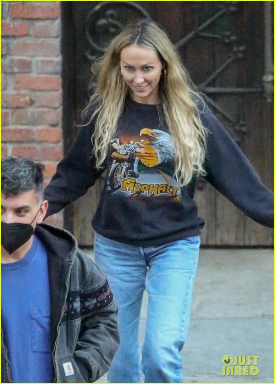 miley cyrus pete davidson film a video 11