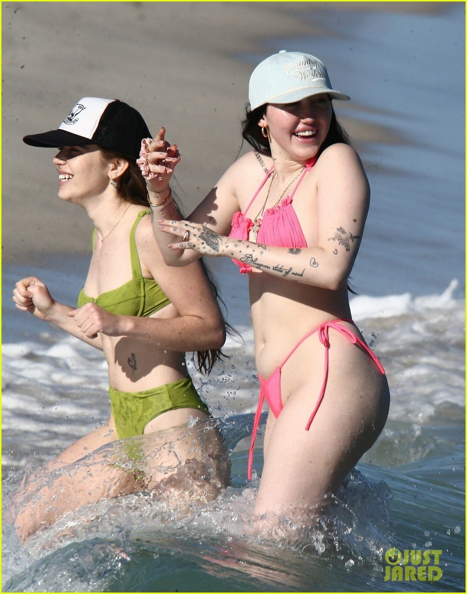 noah cyrus rocks pink bikini for day at the beach 04