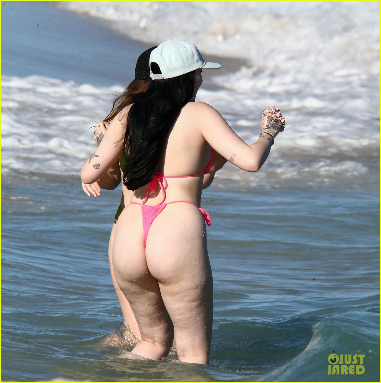 noah cyrus rocks pink bikini for day at the beach 33