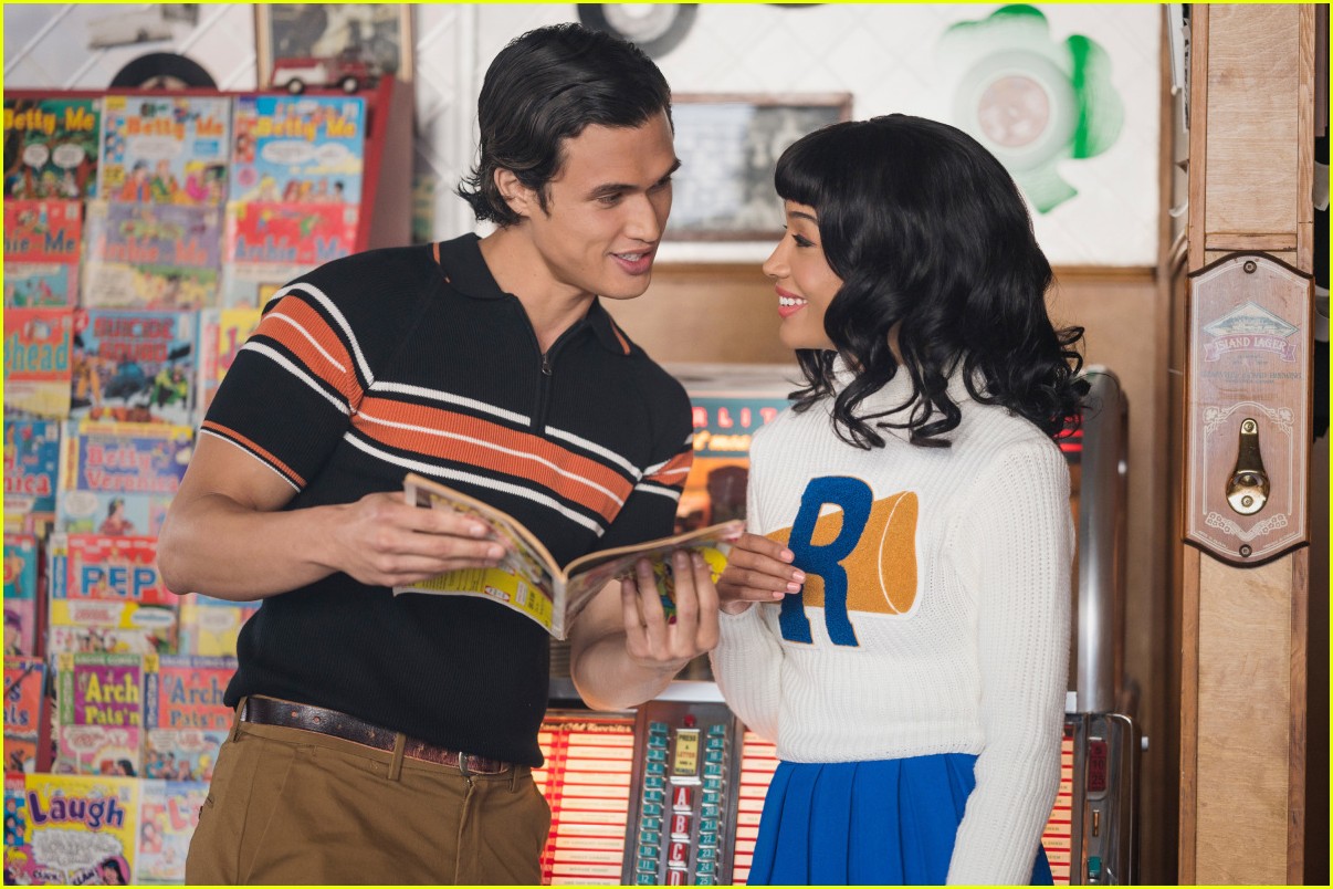 riverdale celebrates 100th episode 02