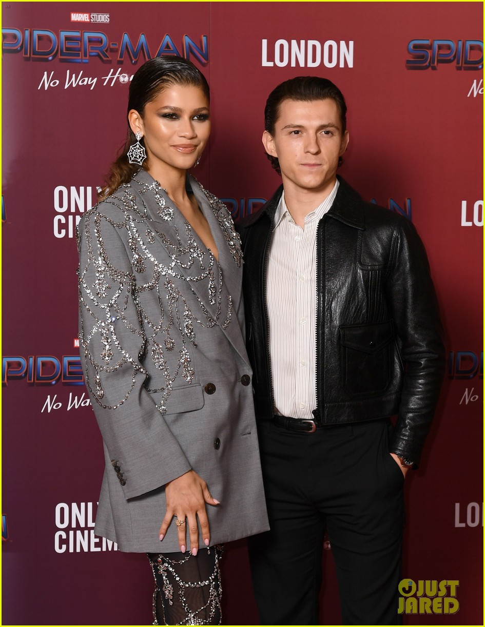 spider man producer told tom holland zendaya not to fall for each other 05