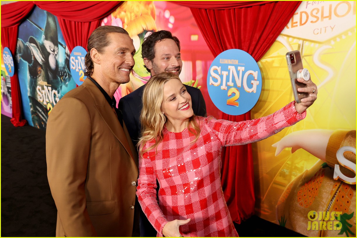 tori kelly halsey more attend sing 2 premiere 07