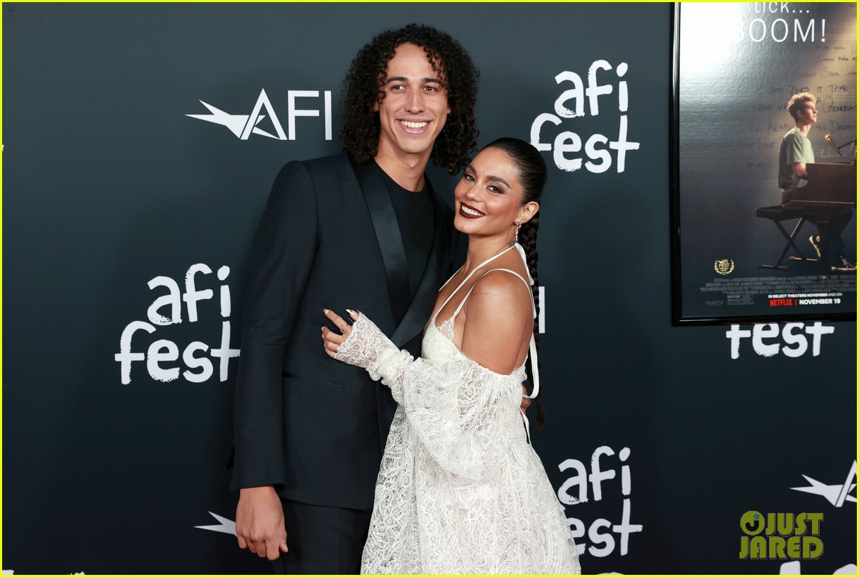 vanessa hudgens one year anniversary with cole tucker 01