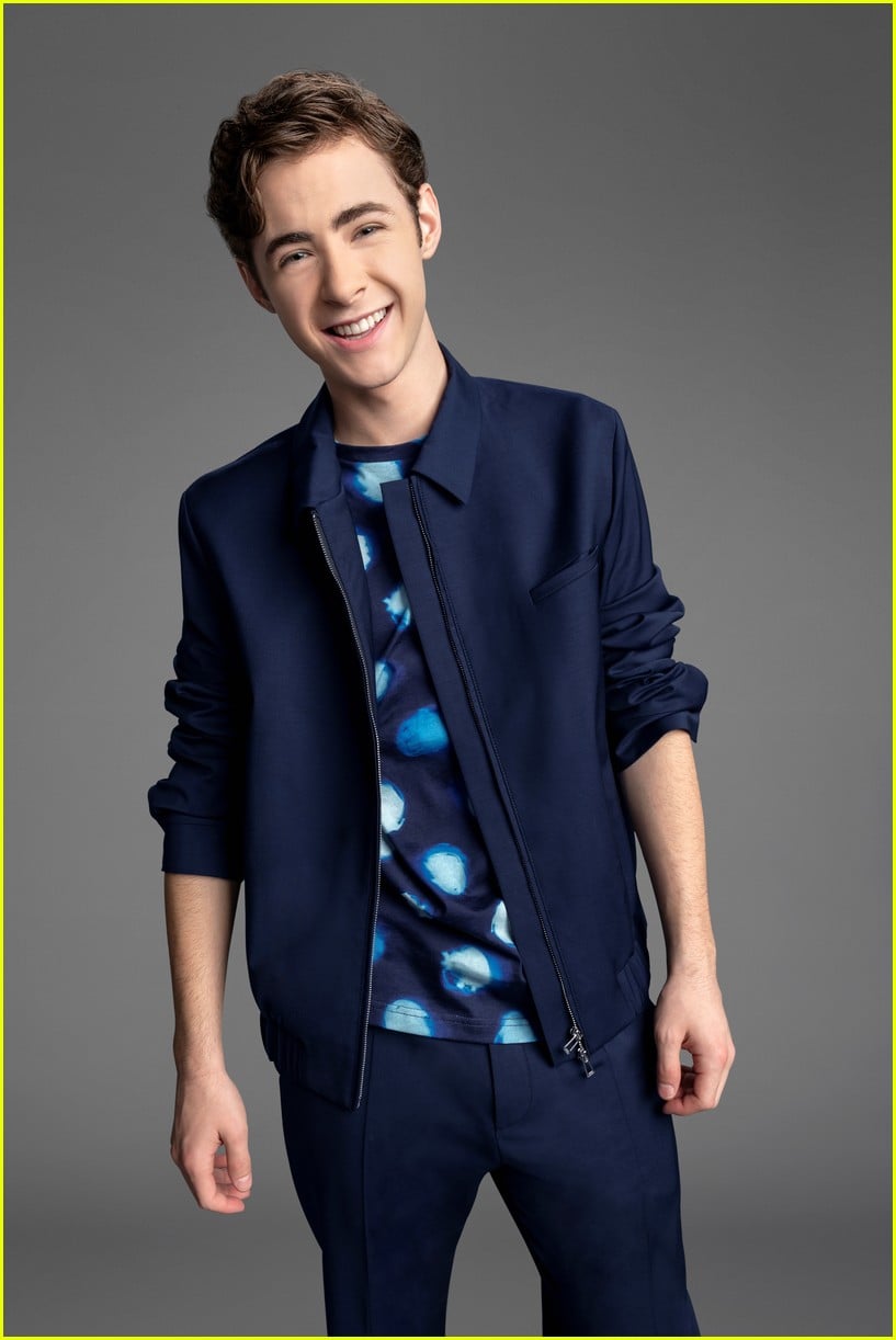 get to know warped star anton starkman with 10 fun facts 02