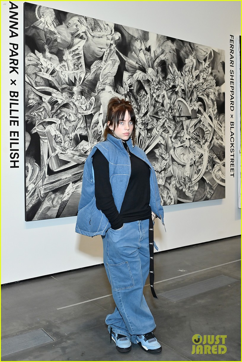 billie eilish olivia rodrigo and more attend interscope art exhibit 01