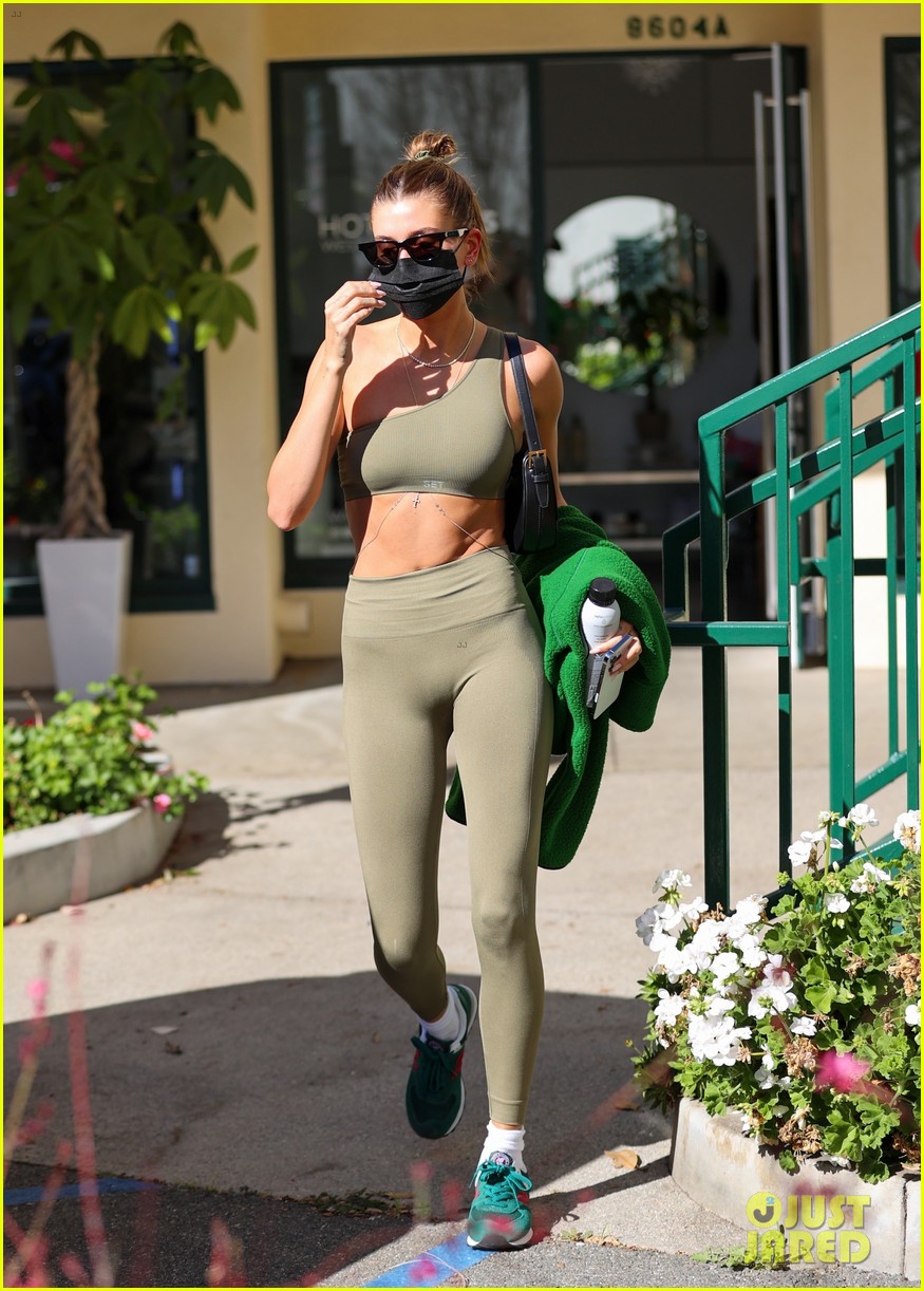 kendall jenner hailey bieber show off it physiques leaving pilates class 17