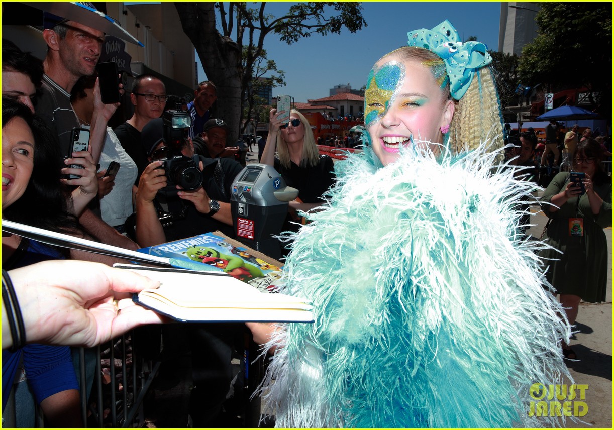 jojo siwa celebrates her coming out 08