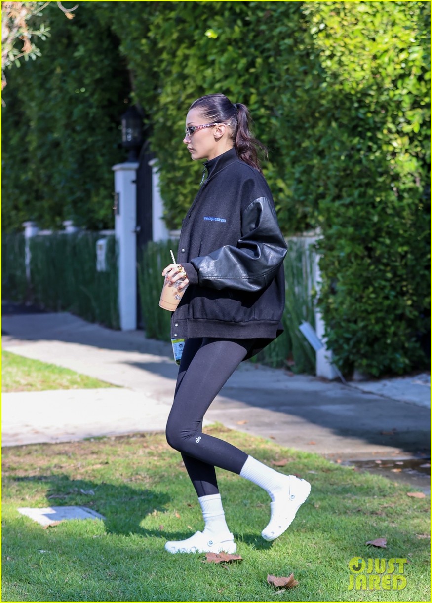 kendall jenner bella hadid met up for morning pilates class 06