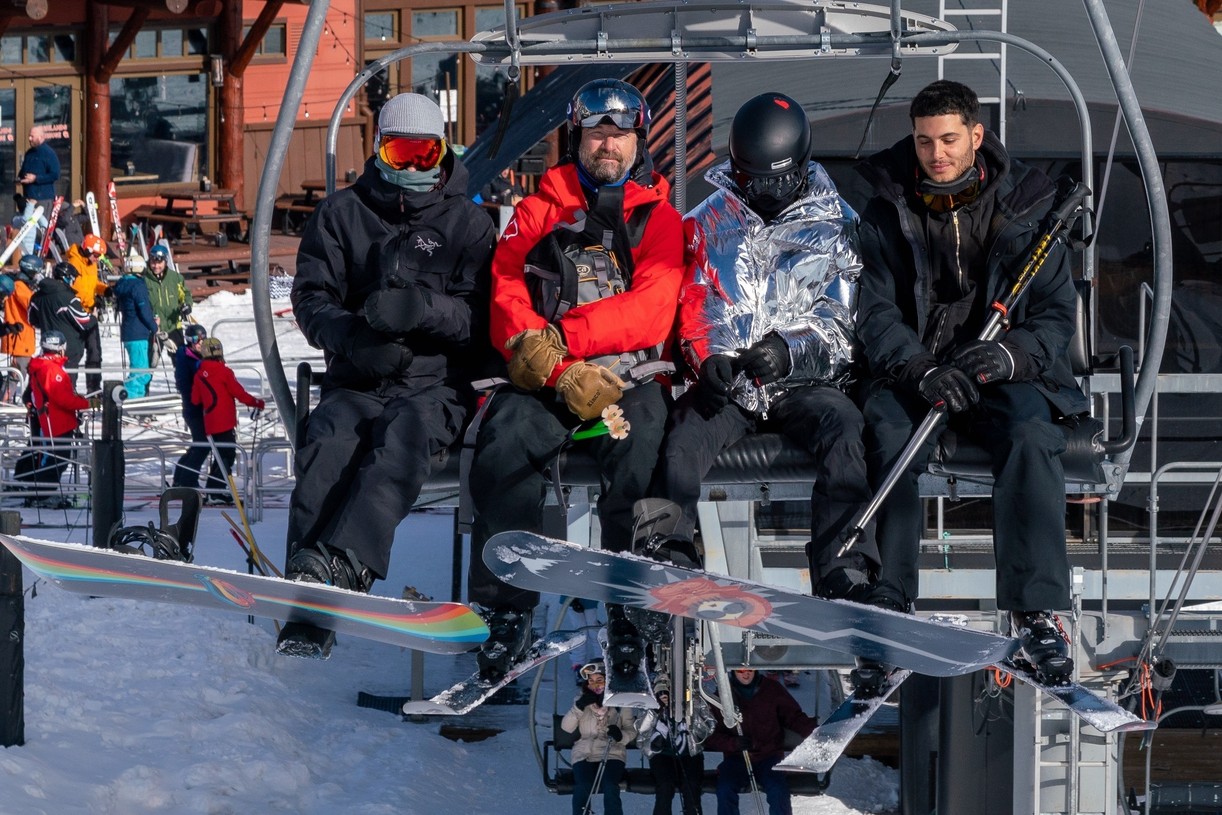 kendall jenner hits slopes ski getaway friends 17