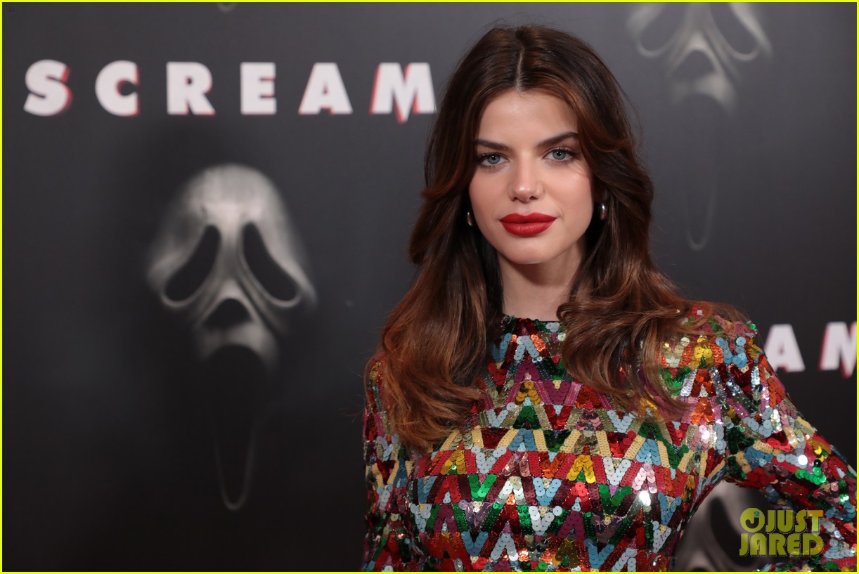 scream cast photo call los angeles 28