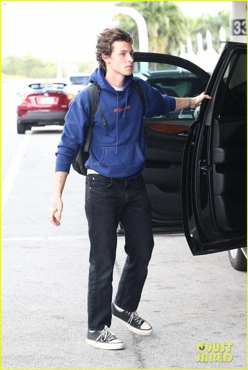 Shawn Mendes Flies Out of Miami After His Quick Trip | Photo 1335160 ...