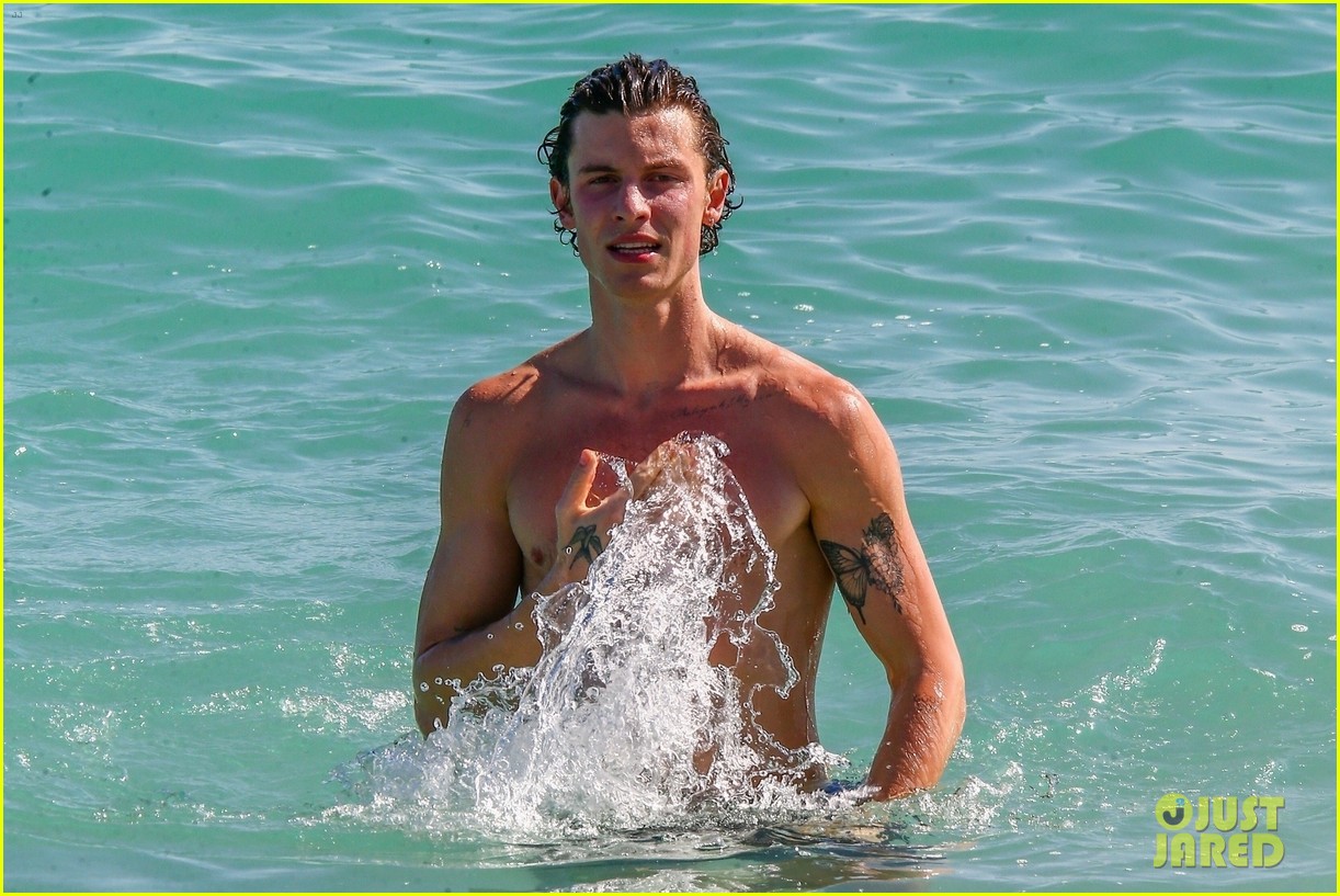 Full Sized Photo Of Shawn Mendes Shows Off His Shirtless Bod At The Beach 27 Shawn Mendes