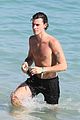 shawn mendes shows off his shirtless bod at the beach 06