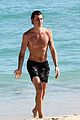 shawn mendes shows off his shirtless bod at the beach 19